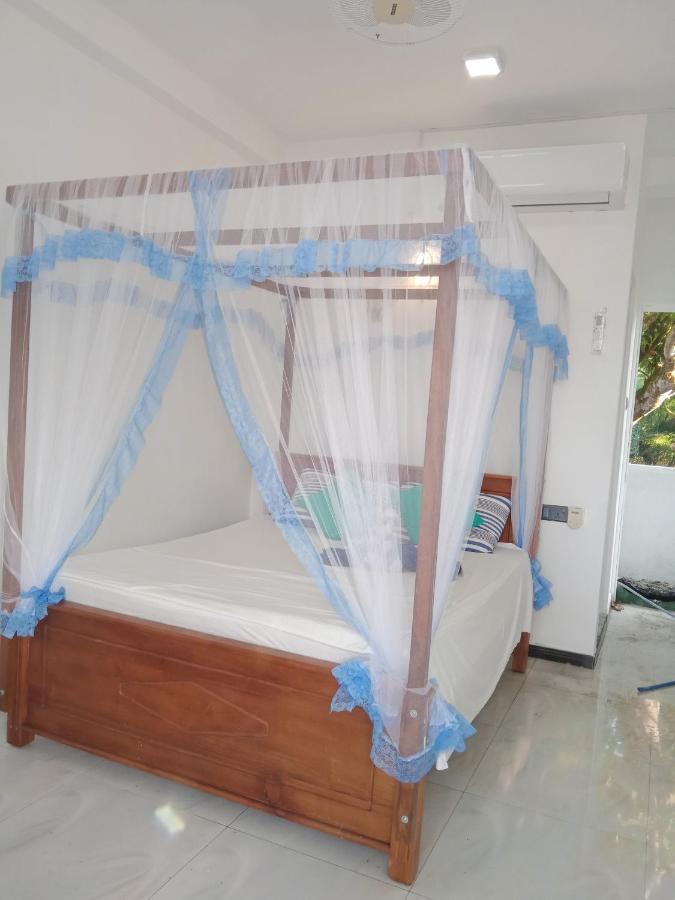 Moon Light Guest Bed & Breakfast มิริสซา ภายนอก รูปภาพ